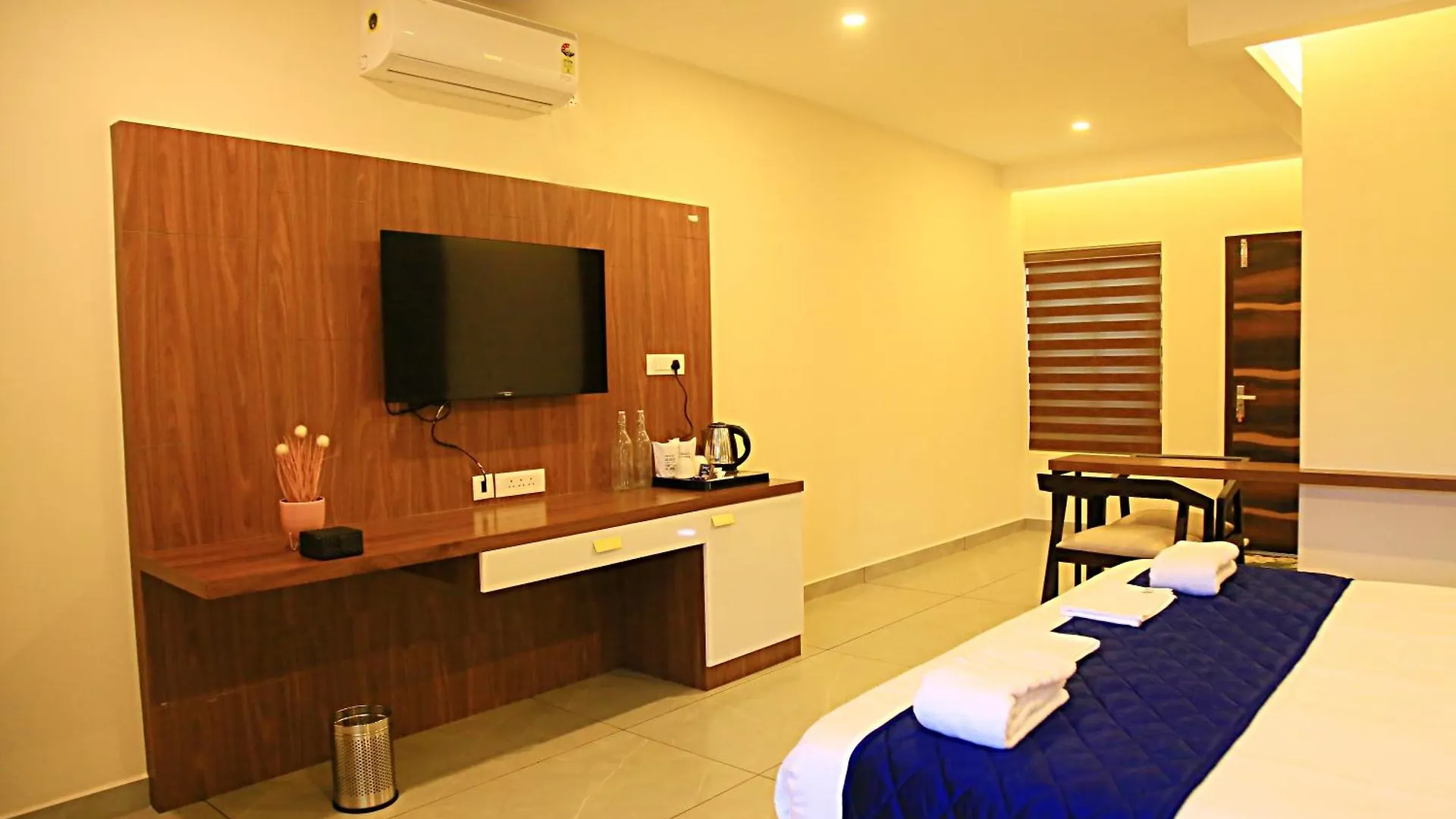 ***  Card B Nest Hotel Thekkady India