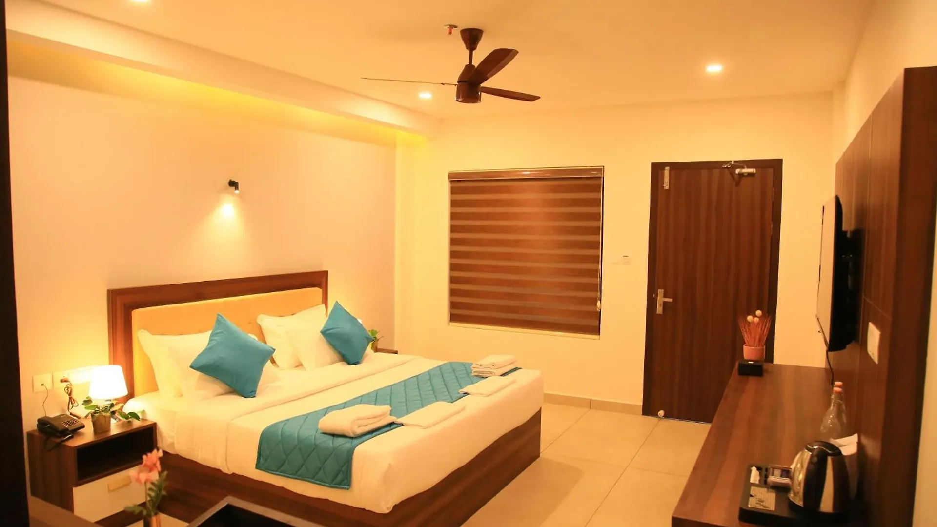 Card B Nest Hotel Thekkady