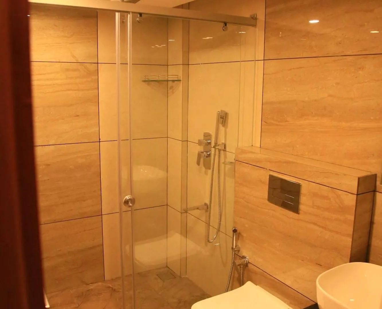 Card B Nest Hotel Thekkady