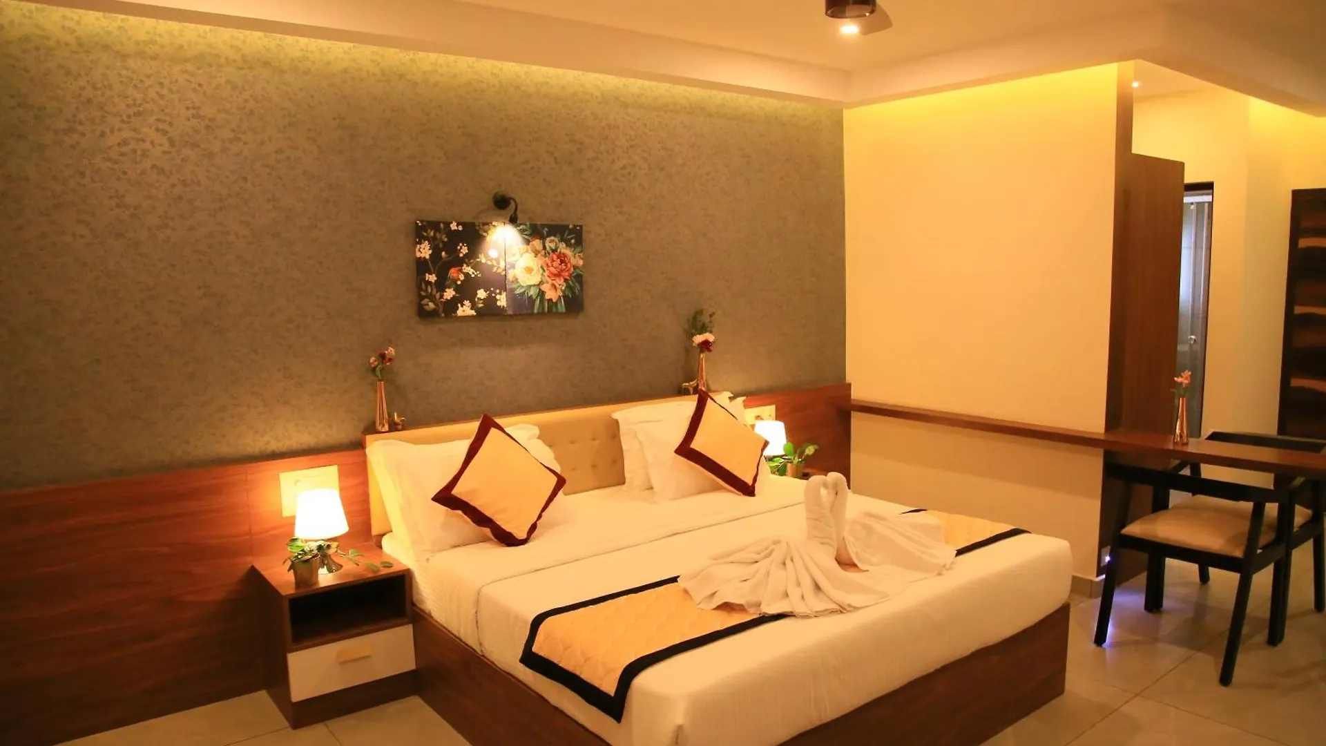 Card B Nest Hotel Thekkady
