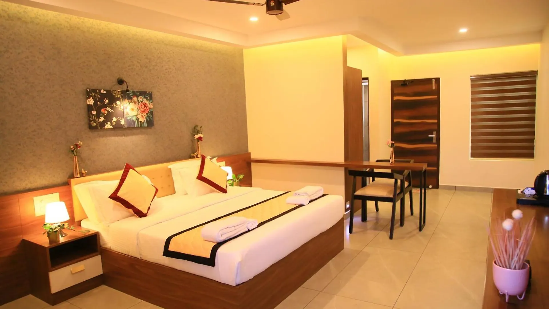 Card B Nest Hotel Thekkady