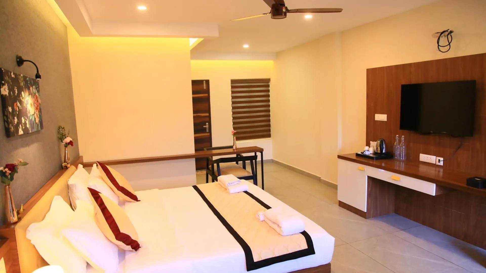 Card B Nest Hotel Thekkady
