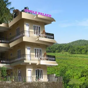 Jungle Palace Privatunterkunft
